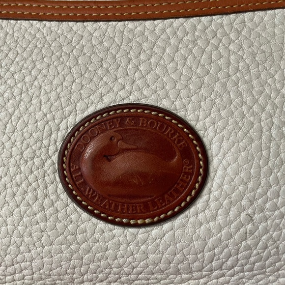 DOONEY & BOURKE- vintage Equestrian All Weather Leather Crossbody Bag - Picture 3 of 7